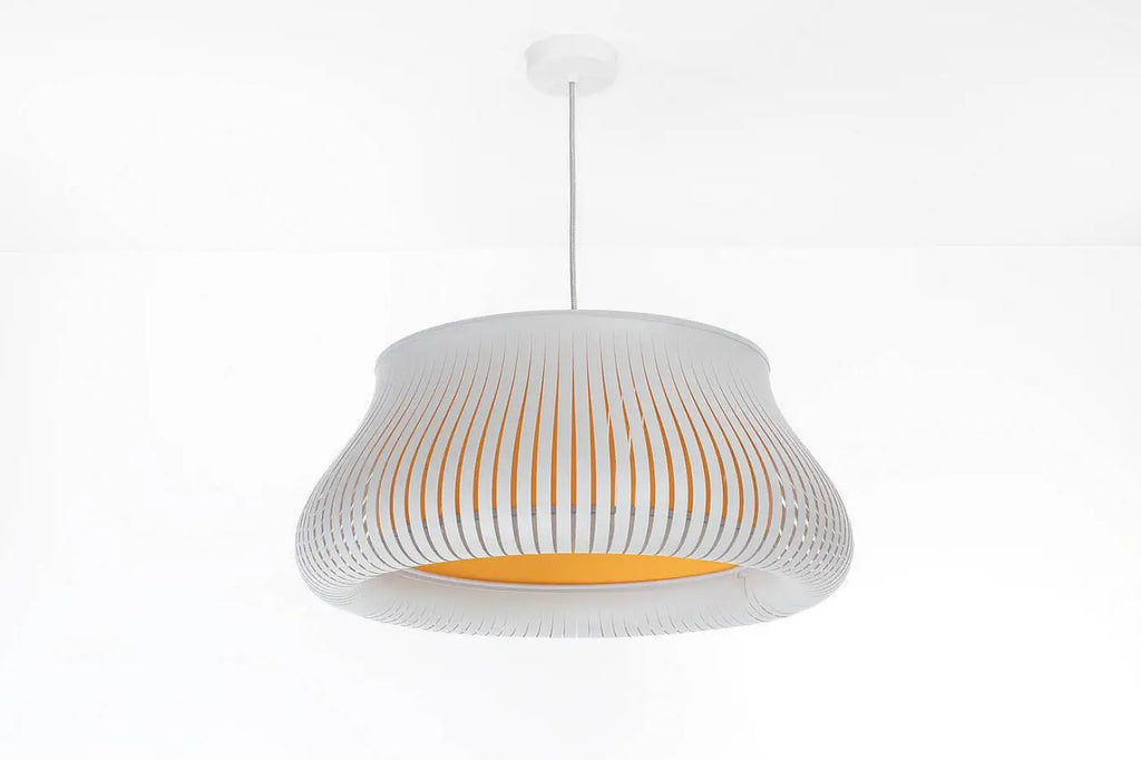 Suspension ajourée blanche et jaune, forme arrondie, tailles S ou M