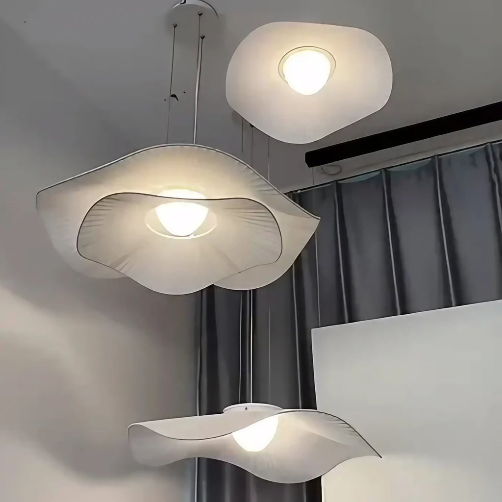Suspension blanche à deux abat-jours courbés