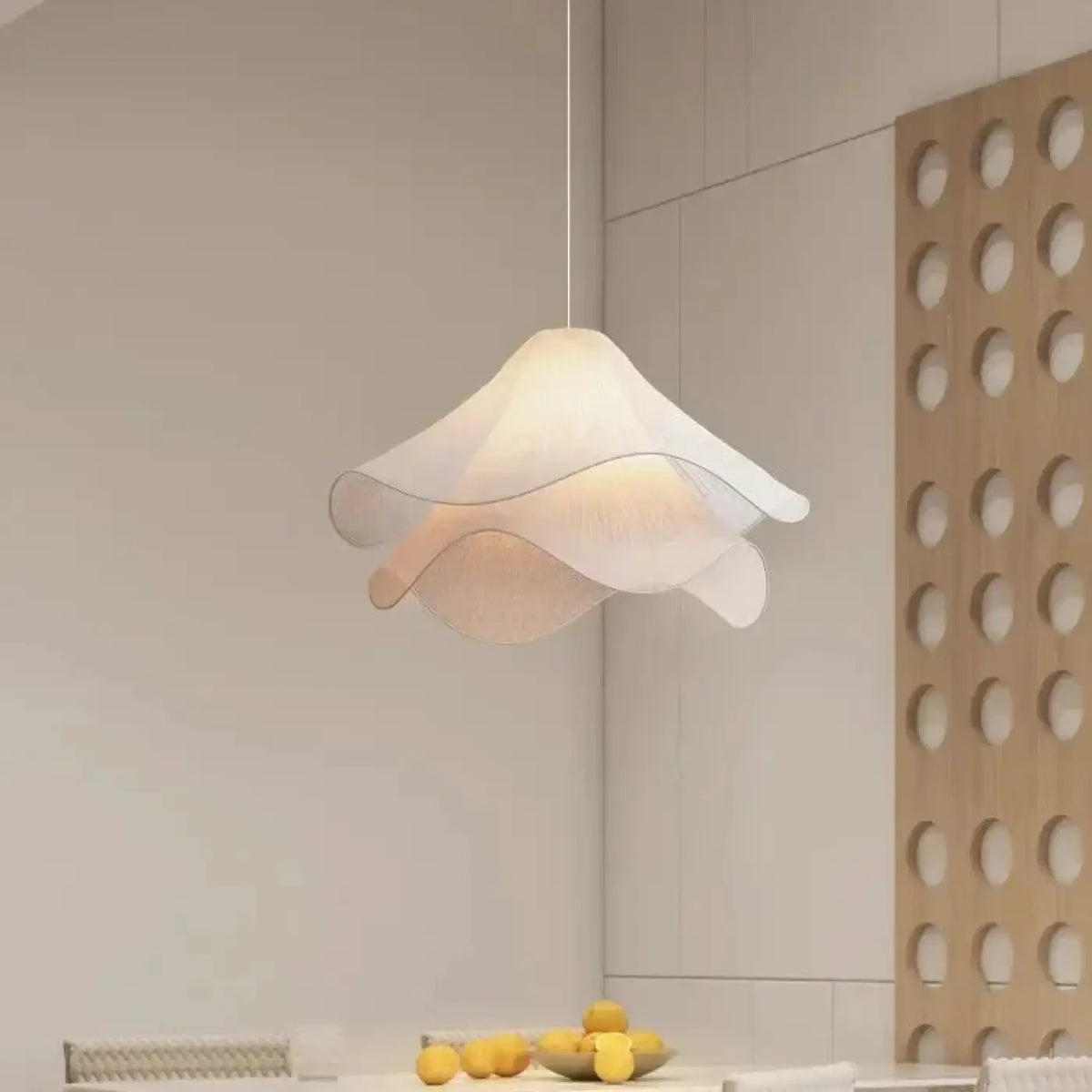 Suspension blanche aux courbes de robe de flamenco, trois tailles
