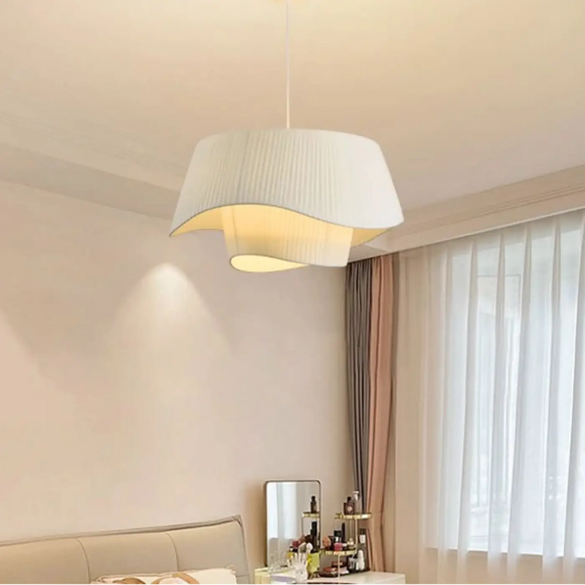 Suspension moderne blanche ou beige pour salle à manger