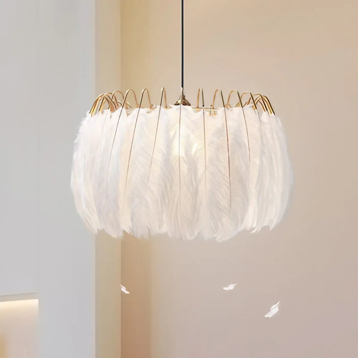 Suspension à plumes blanches de style art déco, S ou M