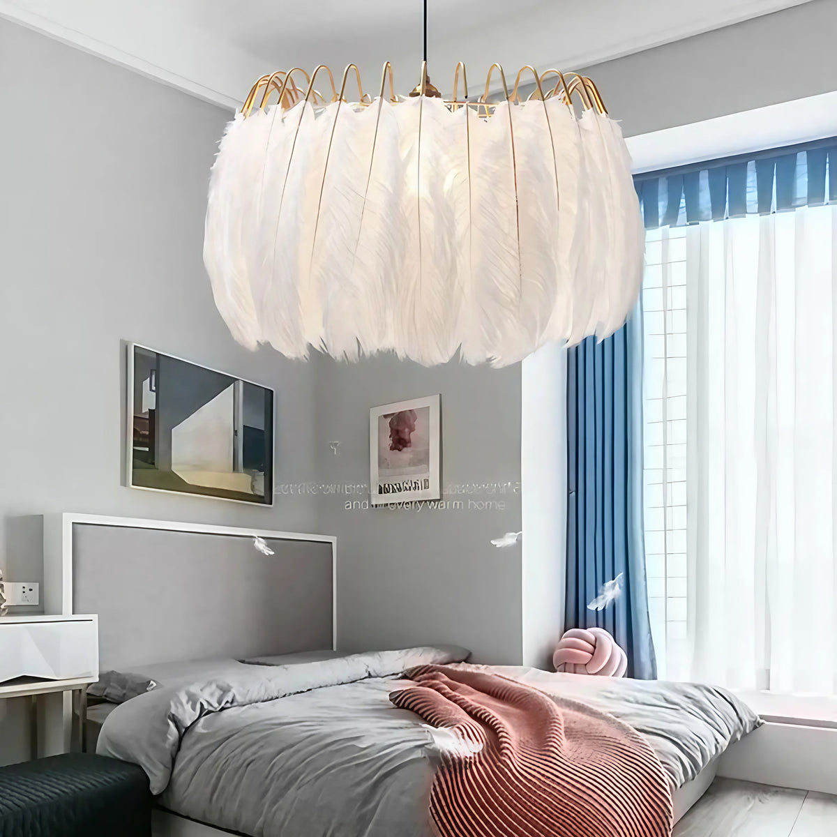 Suspension à plumes blanches de style art déco, S ou M