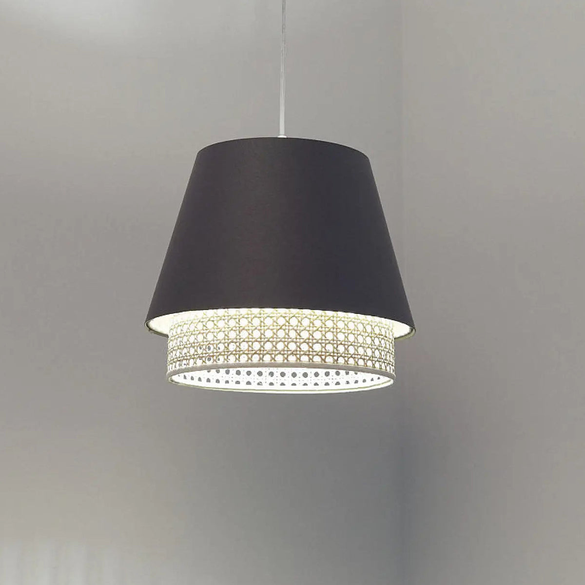 Suspension bleu gris moderne avec abat-jour en rotin