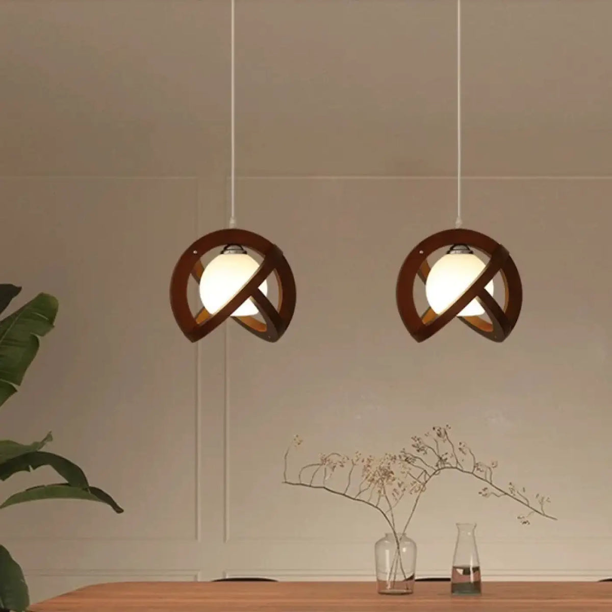 Suspension design d'inspiration tressée, beige ou marron
