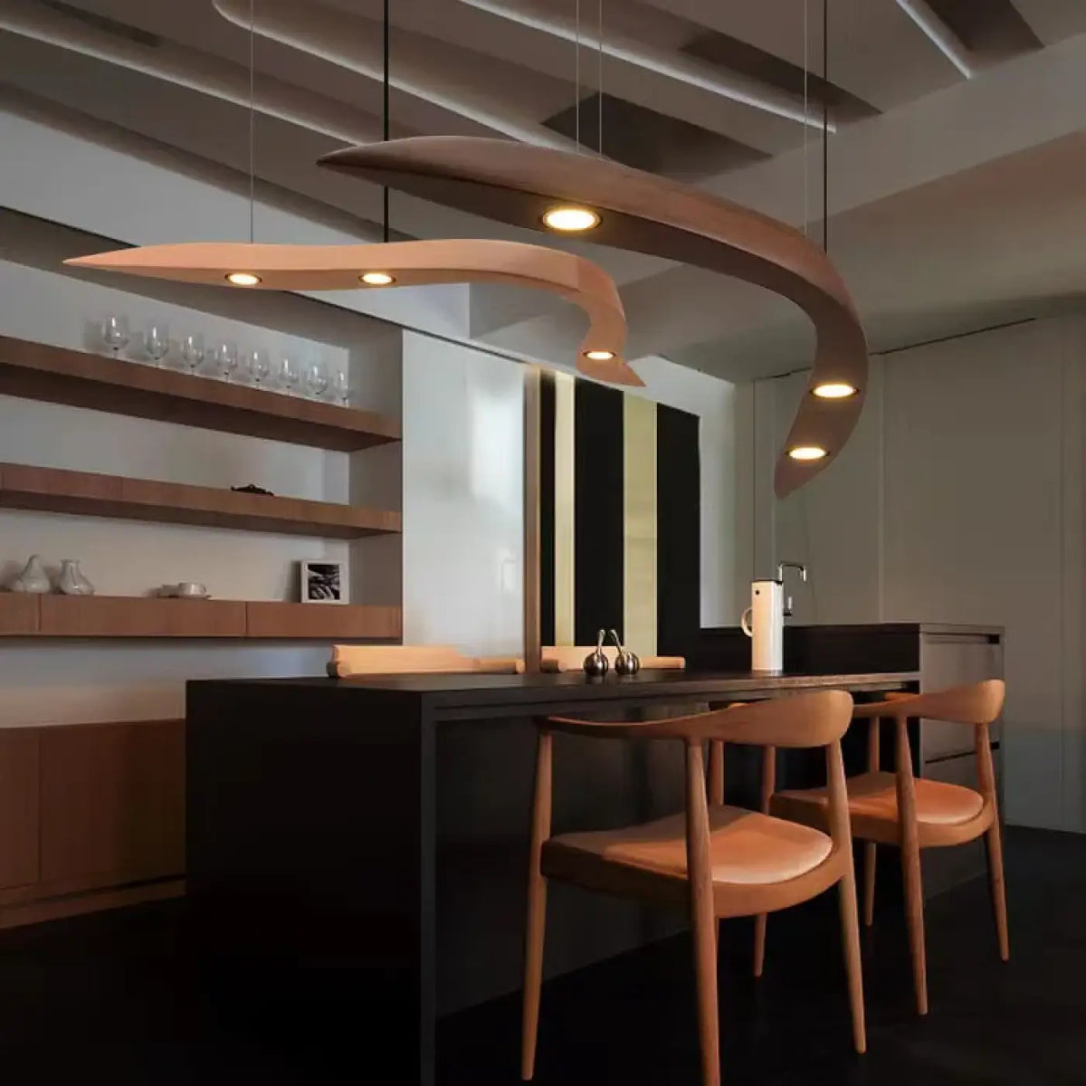 Suspension en bois massif, ligne contemporaine