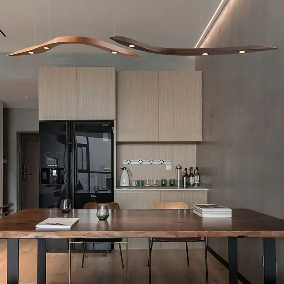 Suspension en bois massif, ligne contemporaine