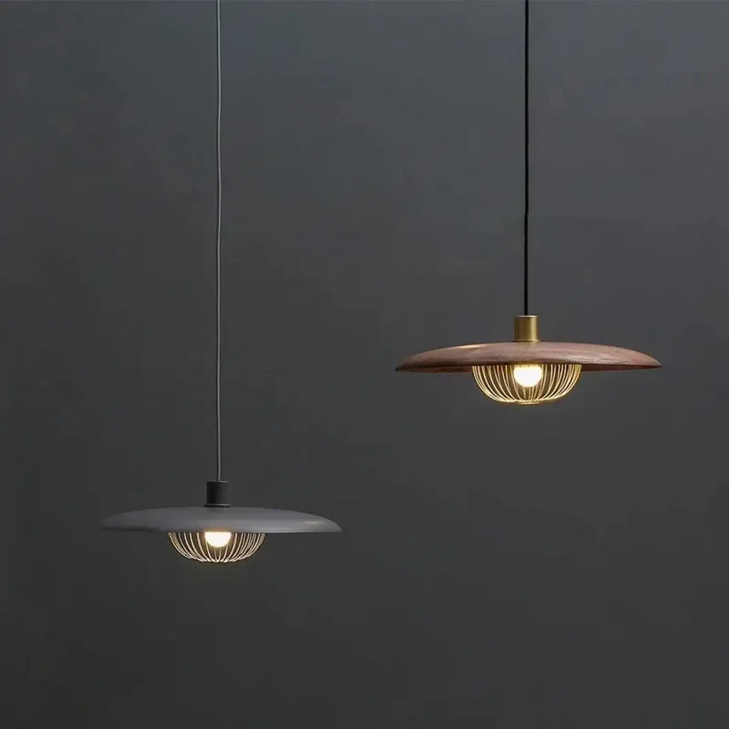 Suspension à abat-jour rond, bois et métal doré, quatre coloris