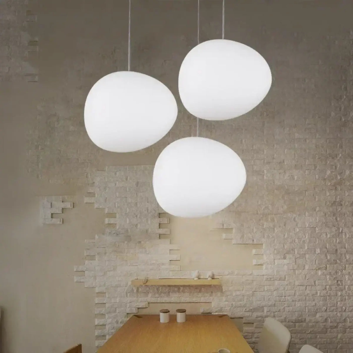 Suspension boule blanche LED, trois tailles S, M et L
