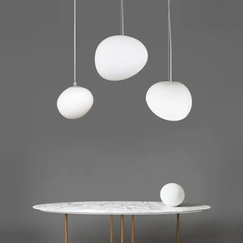 Suspension boule blanche LED, trois tailles S, M et L