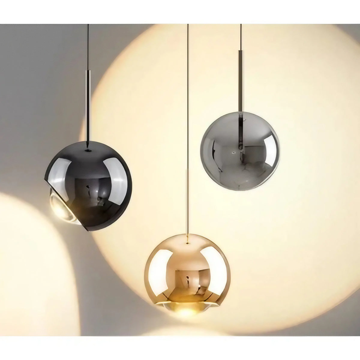 Suspension boule en verre effet miroir, sept coloris