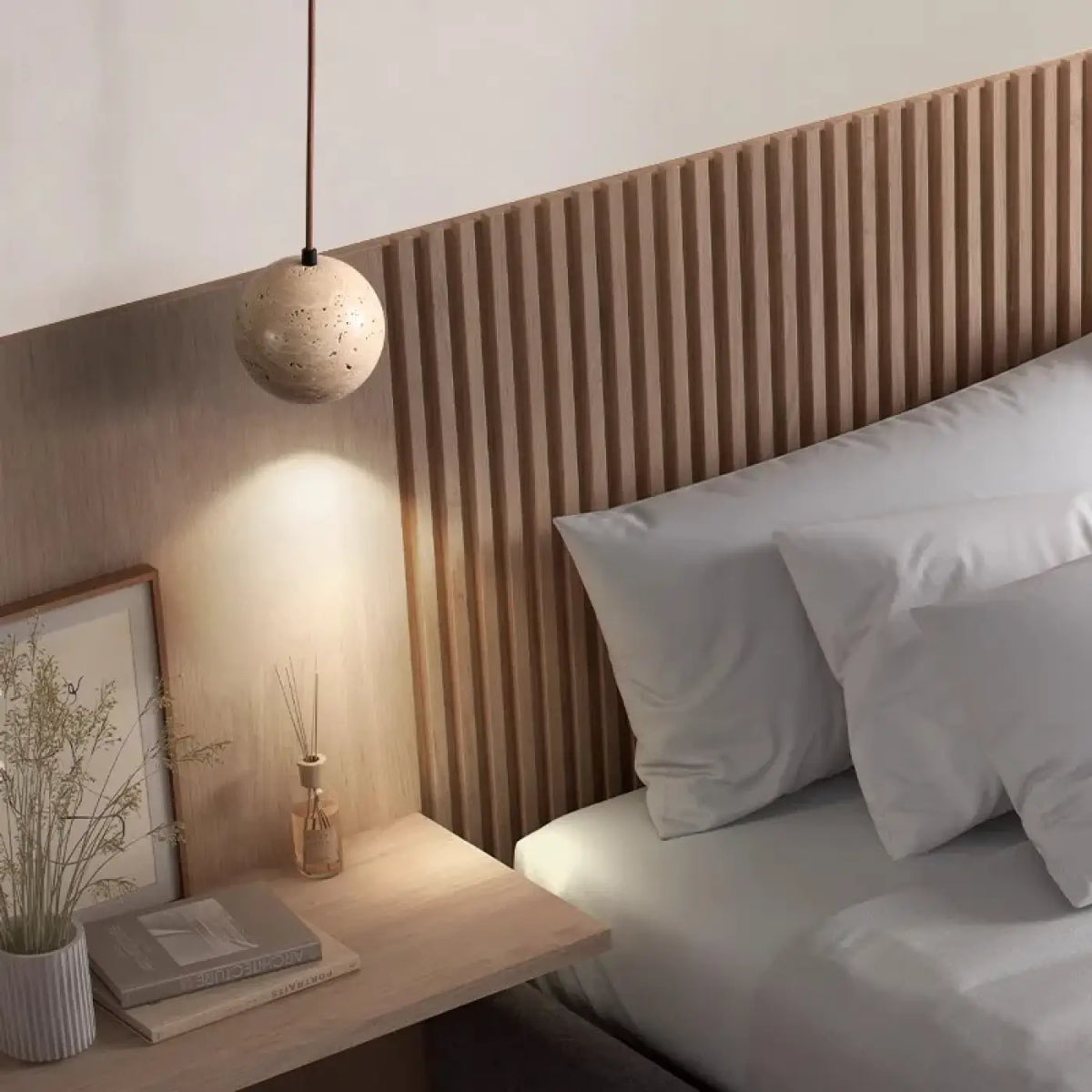 Suspension boule en pierre beige, style minimaliste