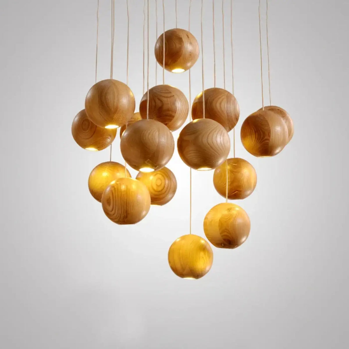 Suspension à boules en bois marron, blanc chaud ou froid