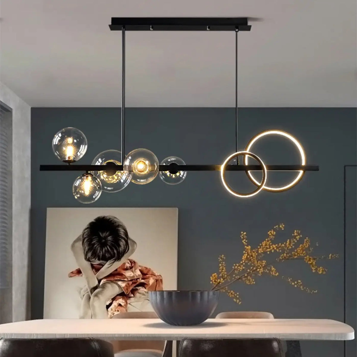 Suspension à deux cercles LED et boules de verre