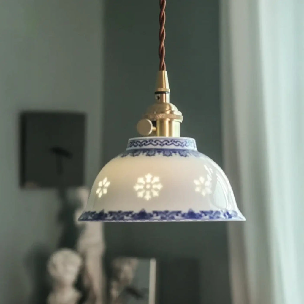 Suspension en céramique, ligne design et sobre