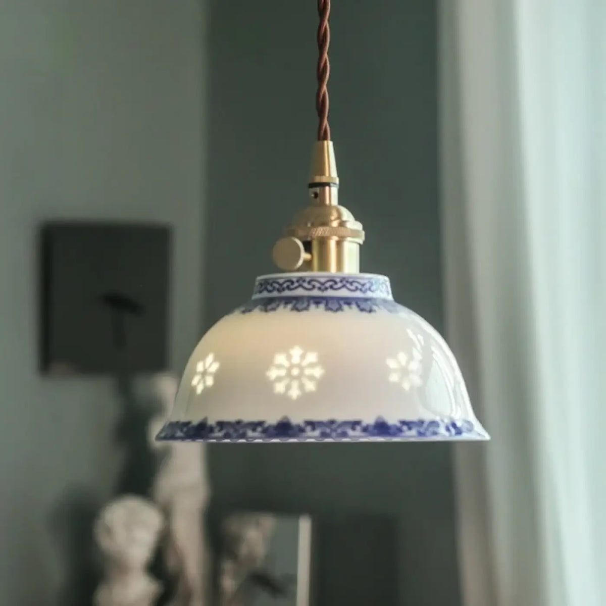 Suspension en céramique, ligne design et sobre