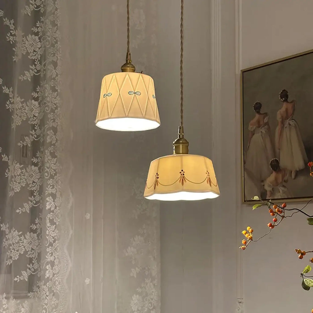 Suspension en céramique à finition dorée, deux modèles