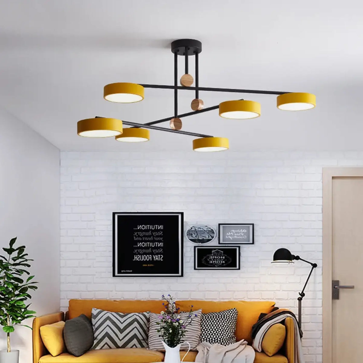 Suspension chic en métal et bois, jaune, gris ou rose, jaune