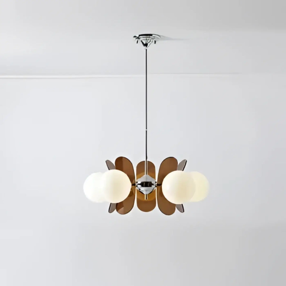 Suspension à globes opalins et panneaux ambrés, quatre tailles, marron