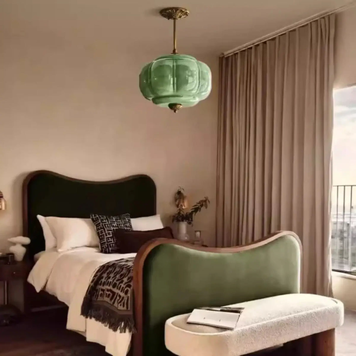 Suspension contemporaine en verre opale, blanche ou verte, vert