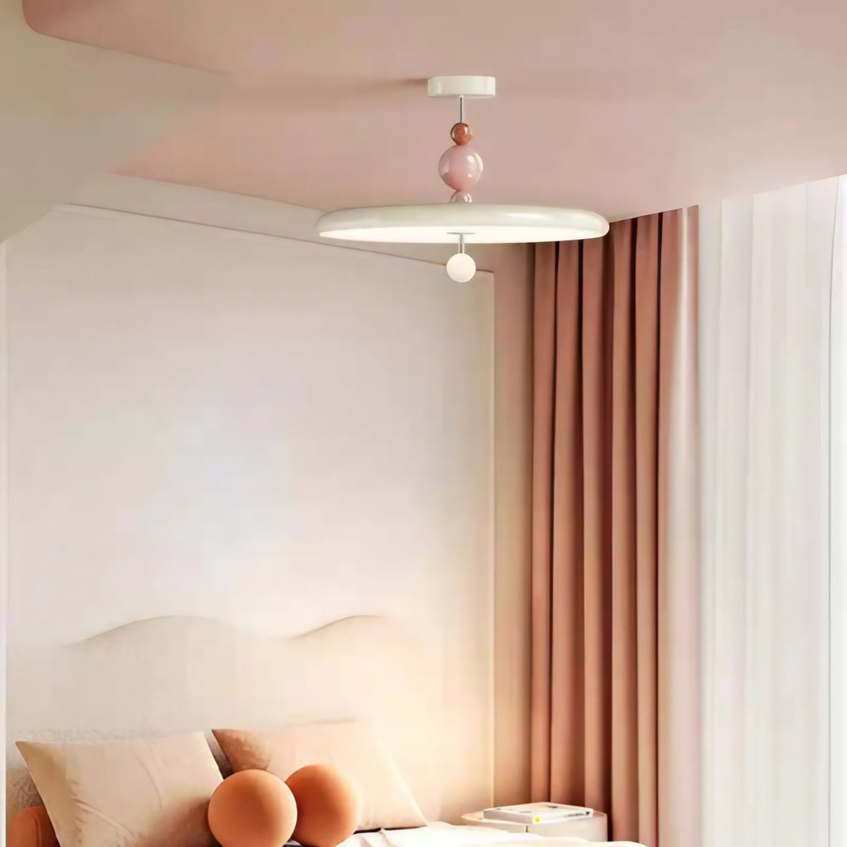 Suspension blanche contemporaine à détails rose poudré, tailles S et M