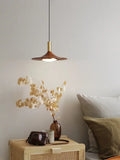 Suspension contemporaine en métal au design élancé