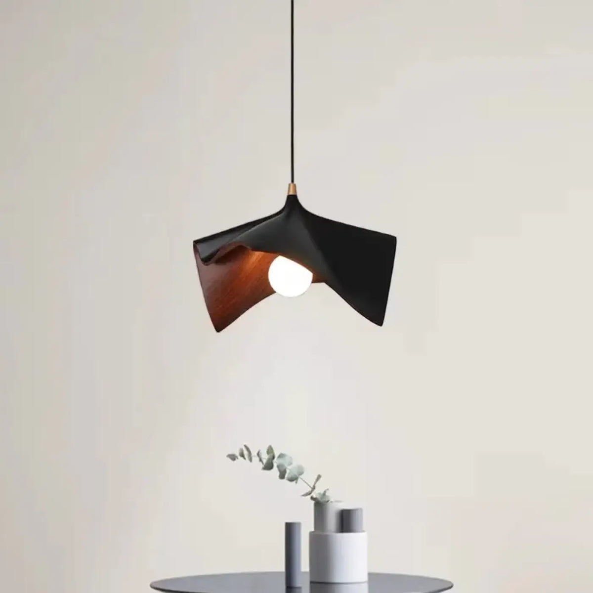 Suspension contemporaine à finition bois, blanc, marron ou noir, noir