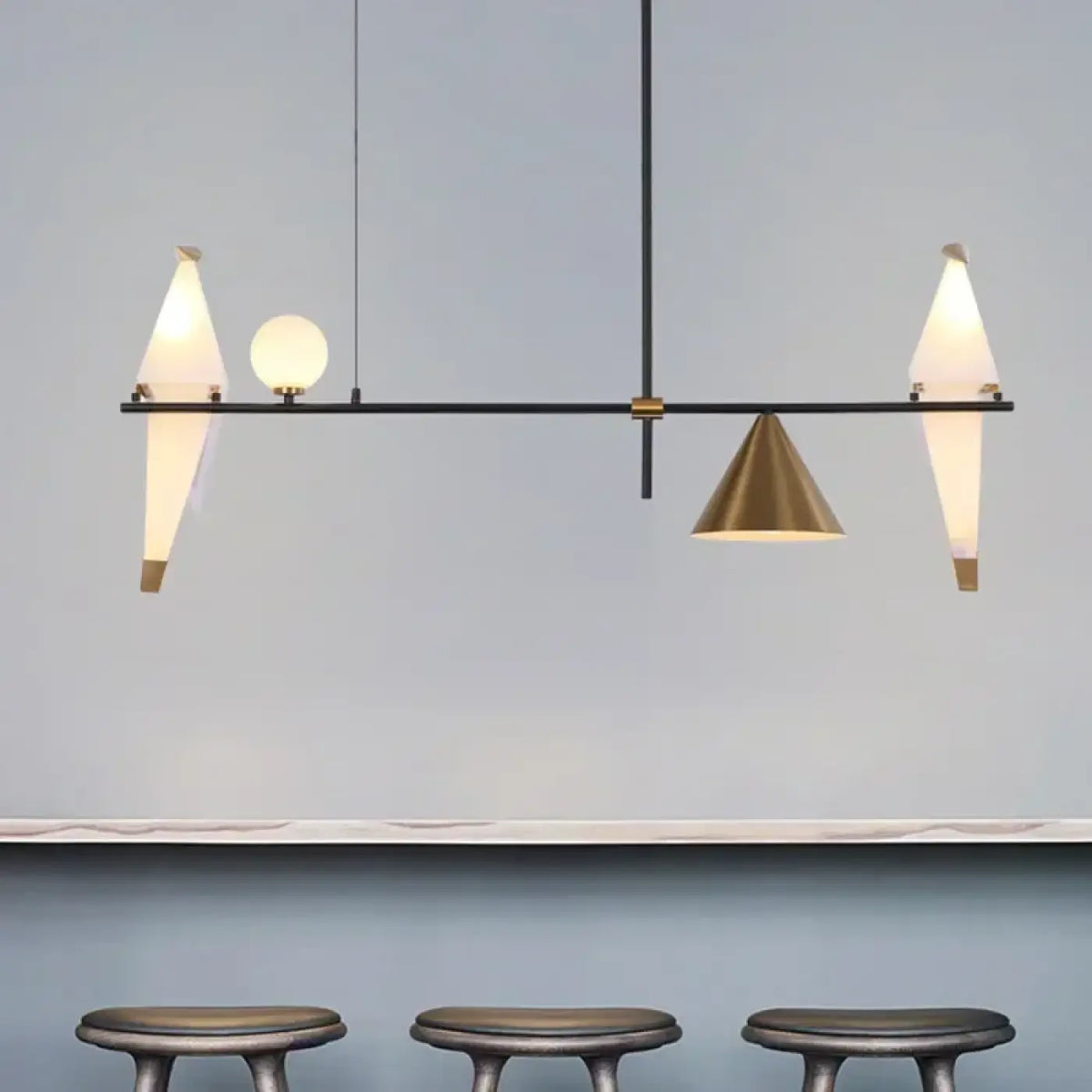 Suspension contemporaine à envol d'oiseaux lumineux, noir ou doré