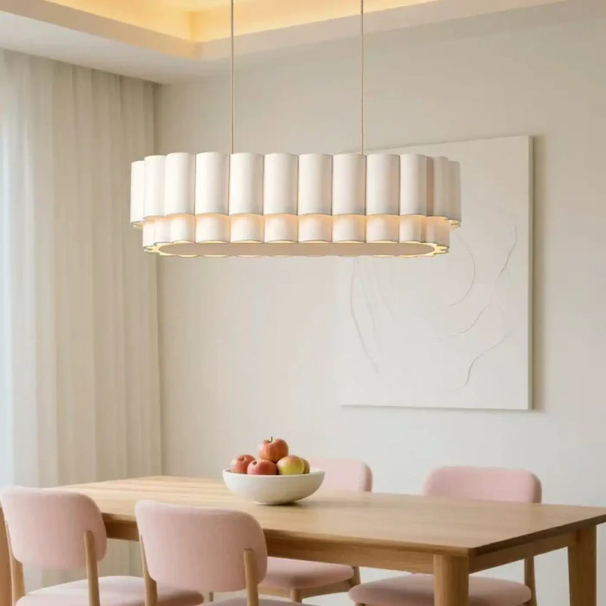 Suspension plissée en tissu blanc, silhouette ondulée
