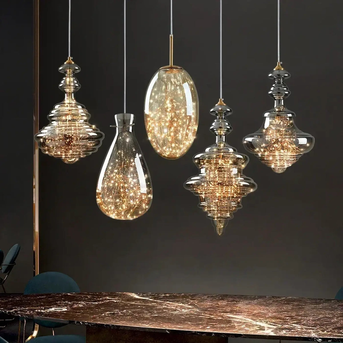 Suspension cuivre et verre, transparent ou ambre, six modèles