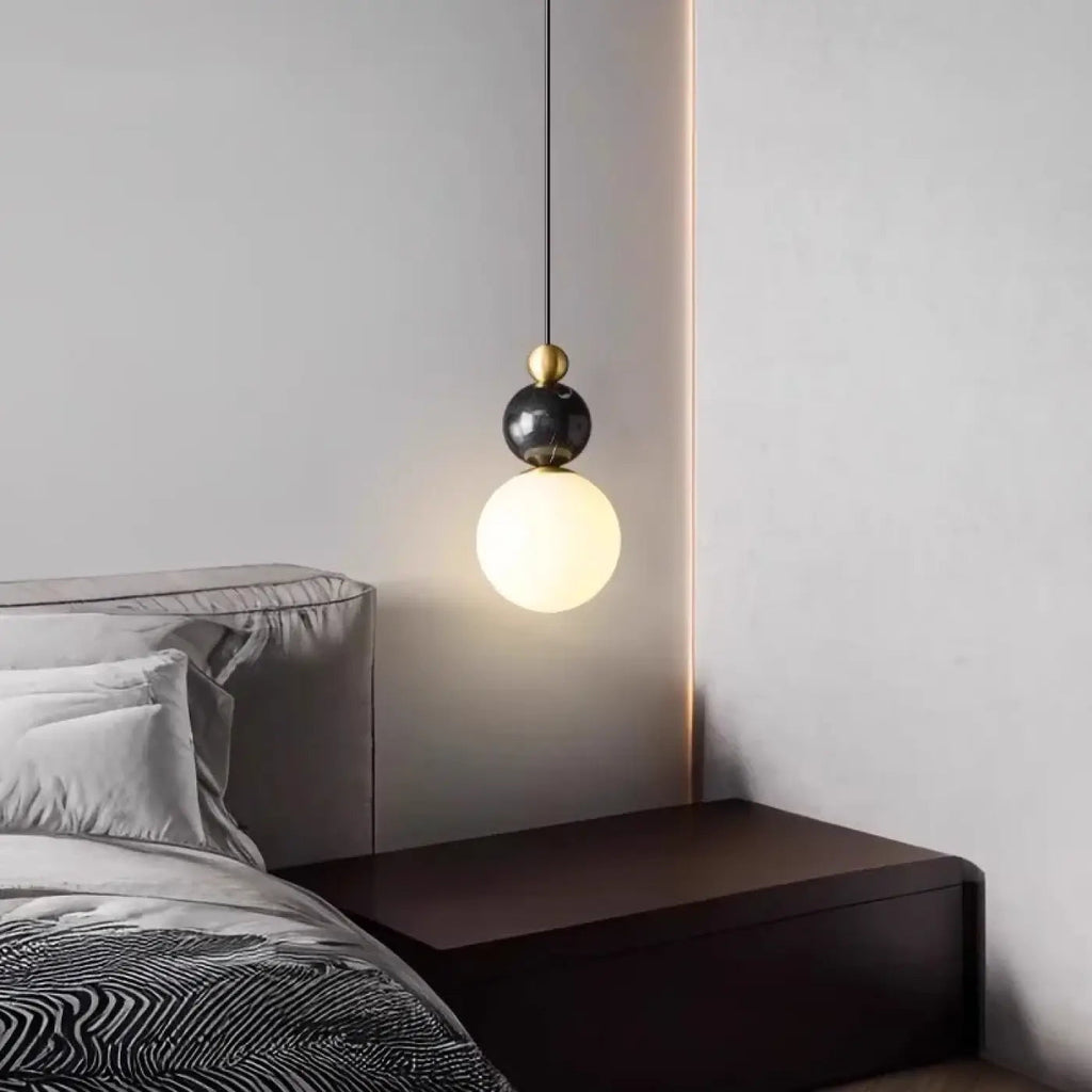 Suspension design à globe lumineux, noir ou vert
