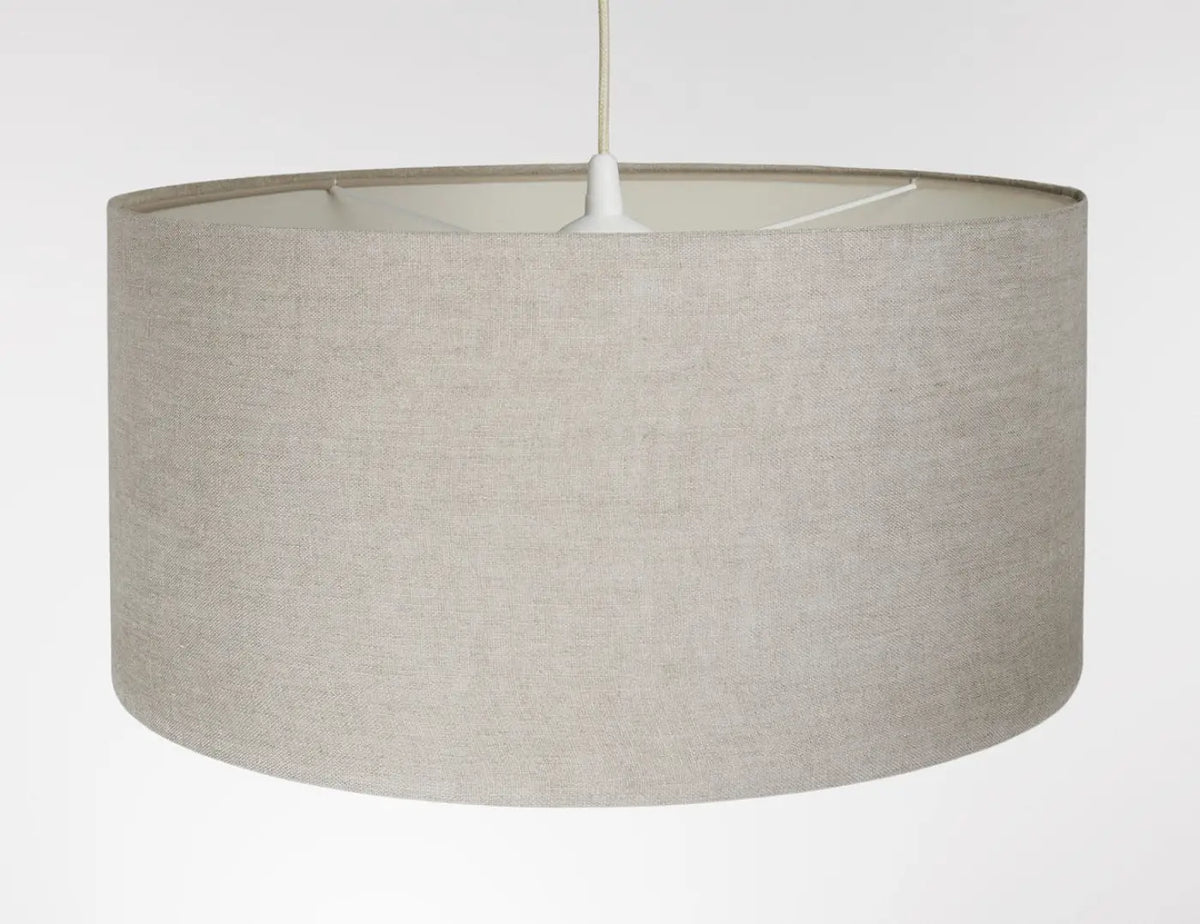 Suspension textile beige, lignes épurées, tailles S, M et L