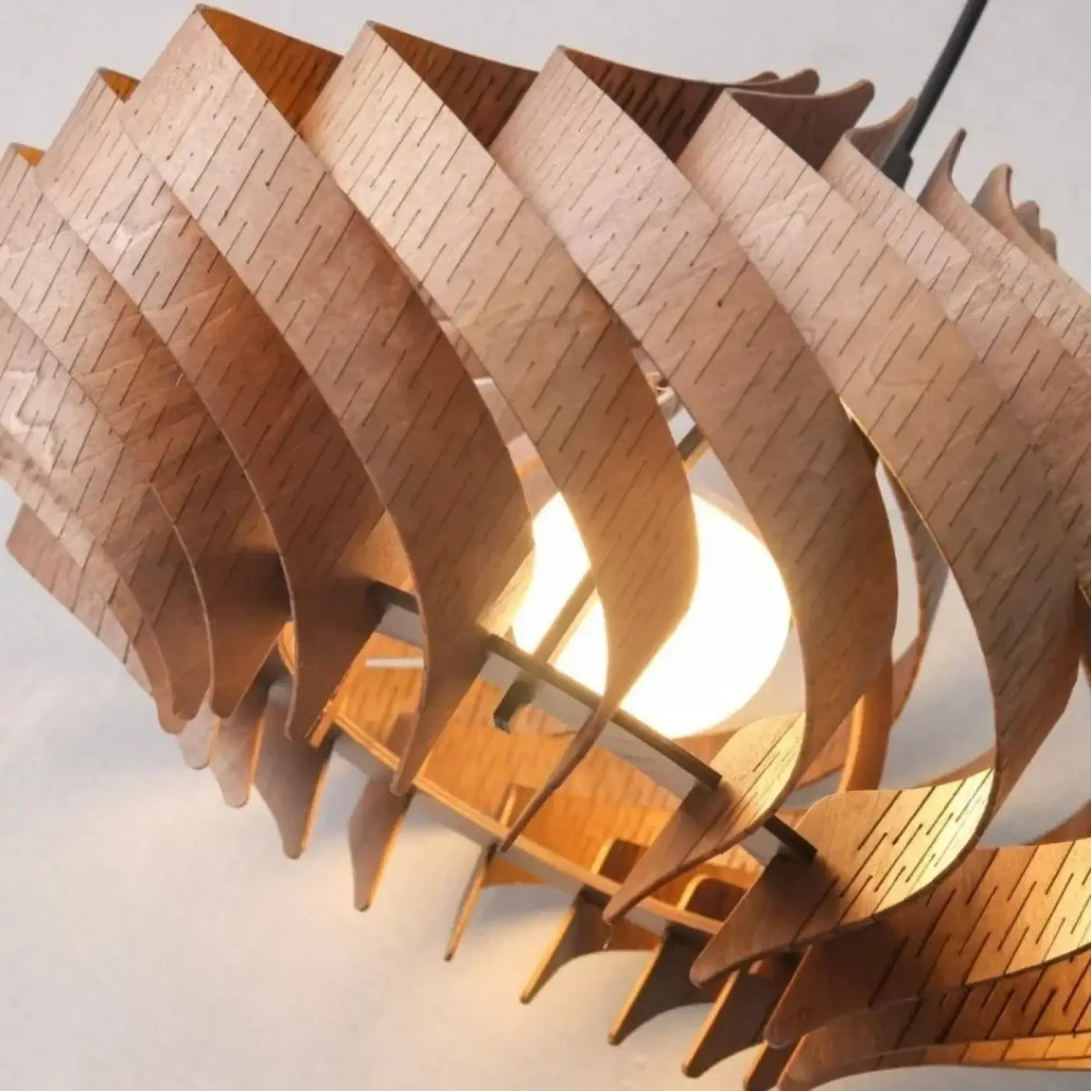 Suspension en bois à effet de vagues, beige ou marron