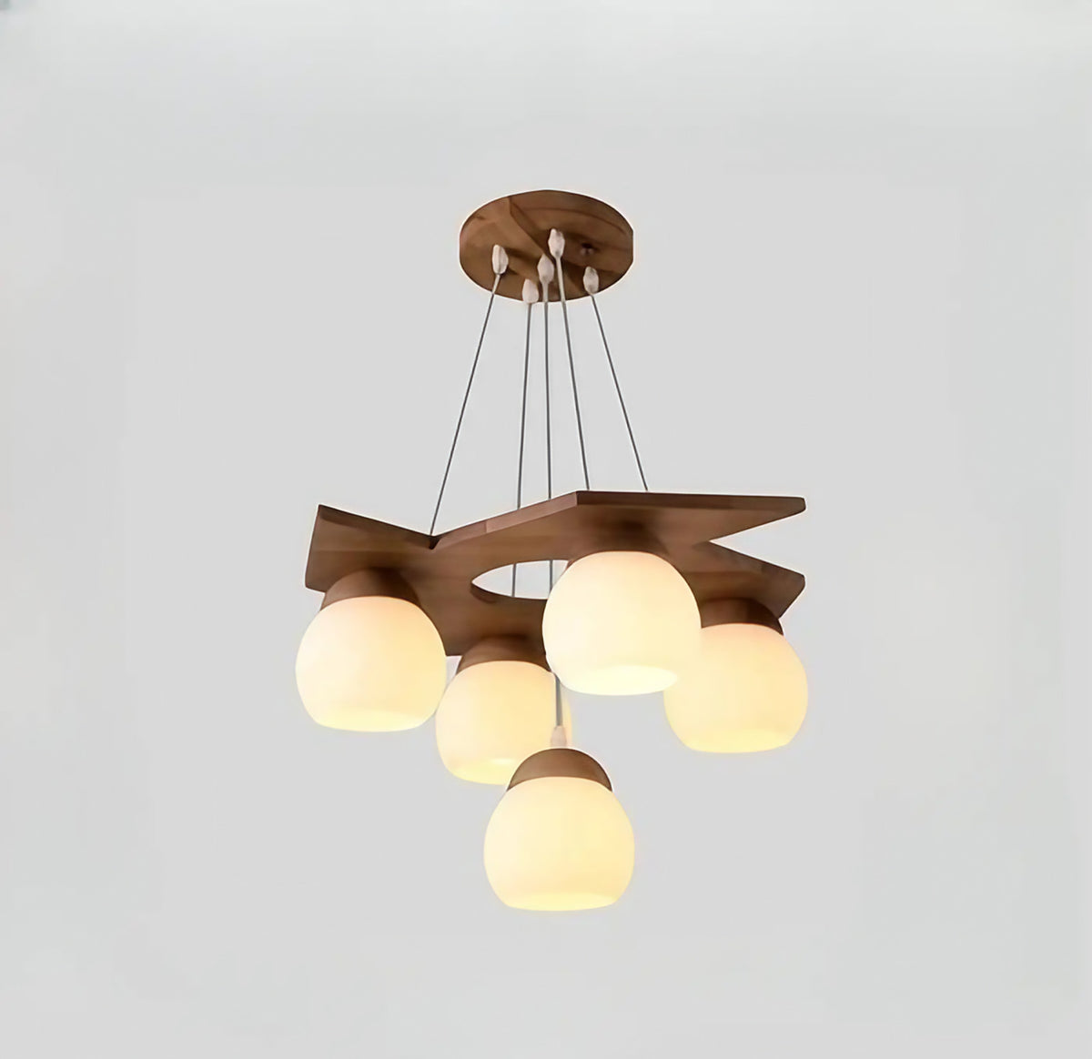 Suspension en bois à globes en verre opalin, marron
