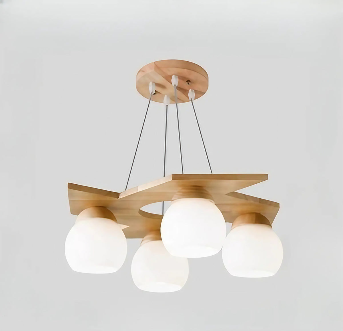 Suspension en bois à globes en verre opalin, beige