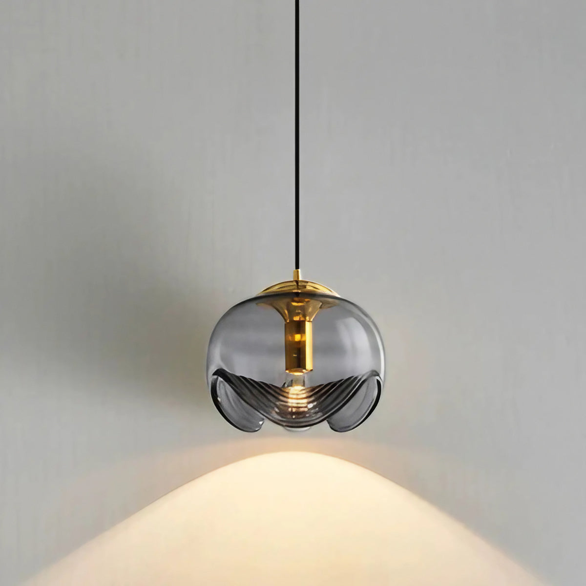 Suspension boule en verre, ambre, gris fumé ou transparent, gris fumé