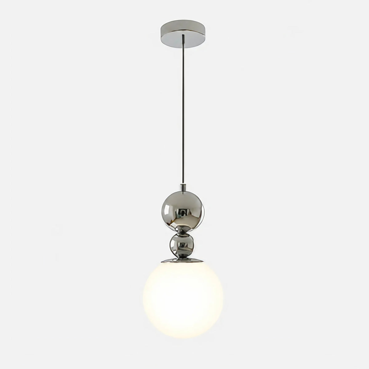 Suspension à sphères chromées et globe en verre opalin, blanc
