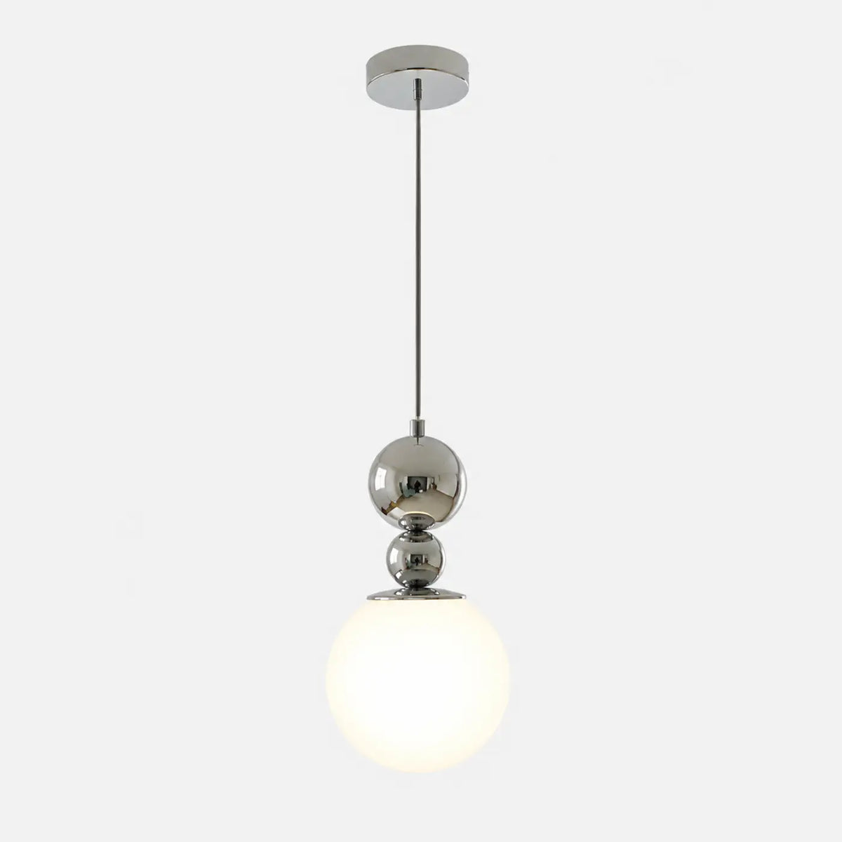 Suspension à sphères chromées et globe en verre opalin, blanc