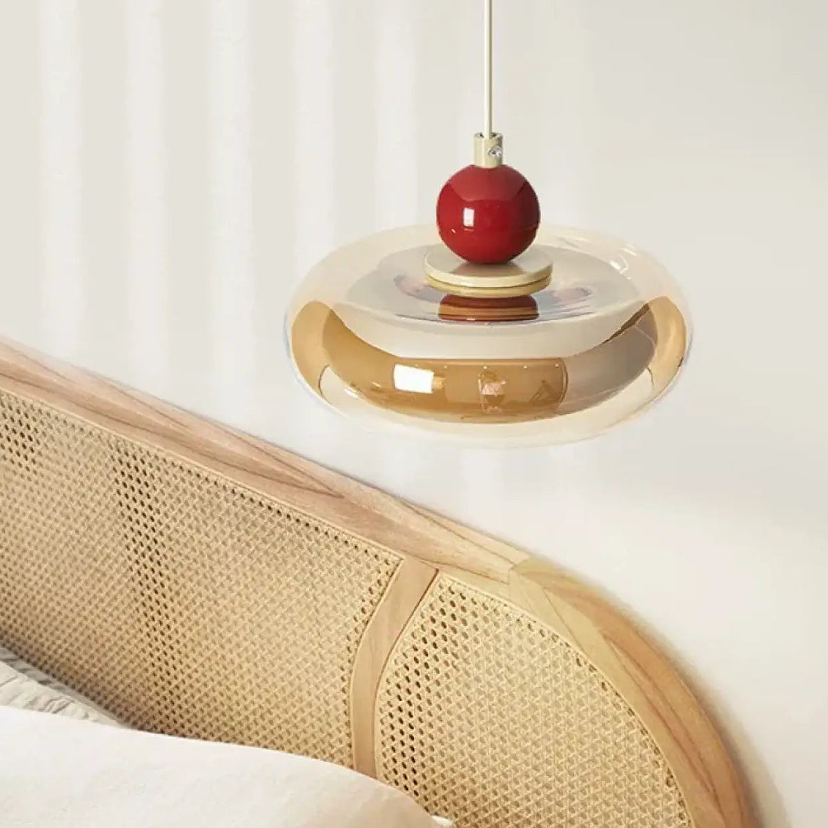 Suspension élégante en verre et bois, lumière réglable en option