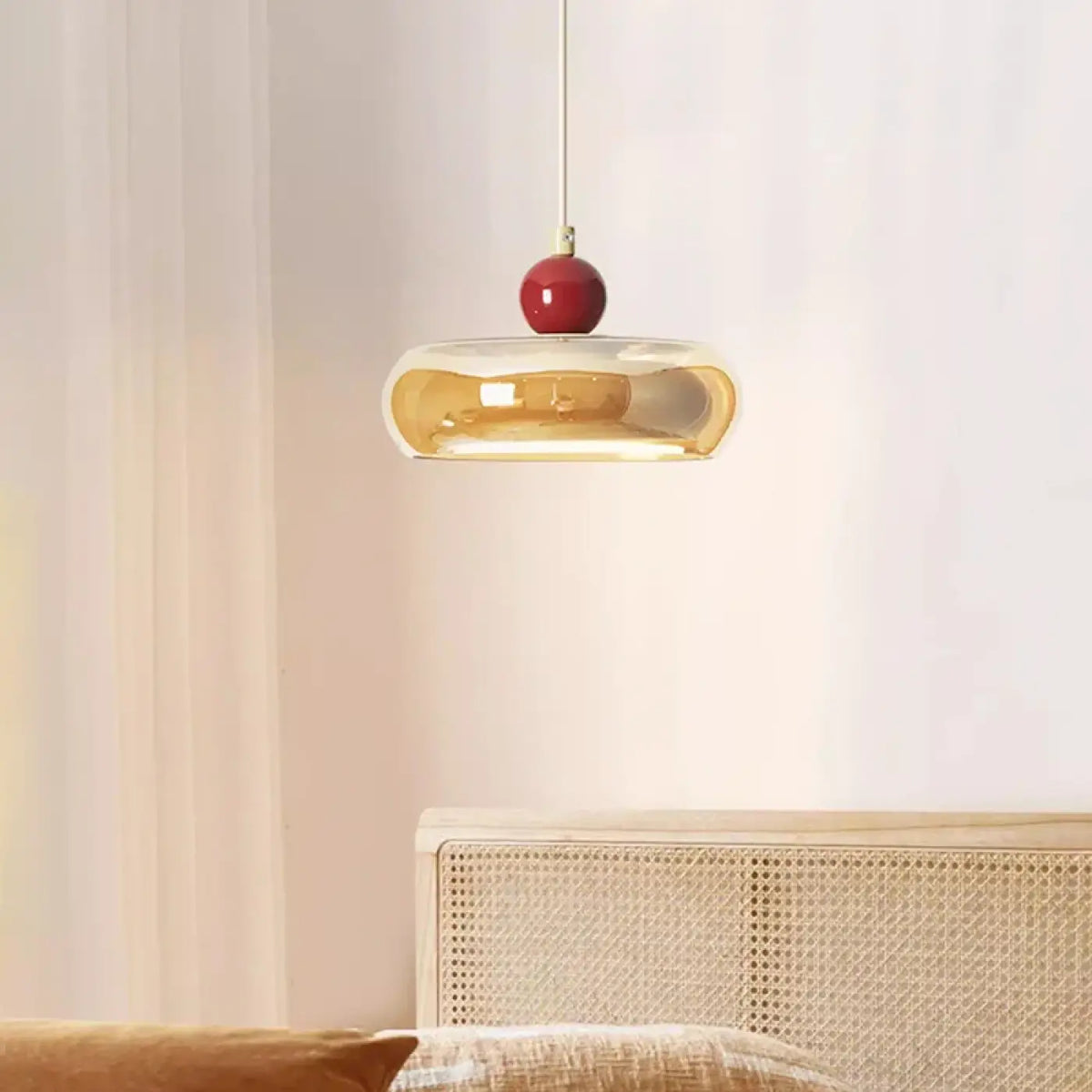 Suspension élégante en verre et bois, lumière réglable en option