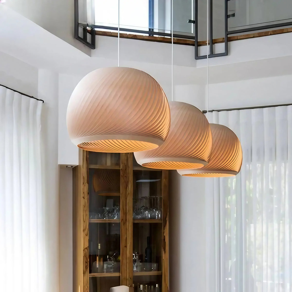 Suspension design aspect bois aux formes arrondies
