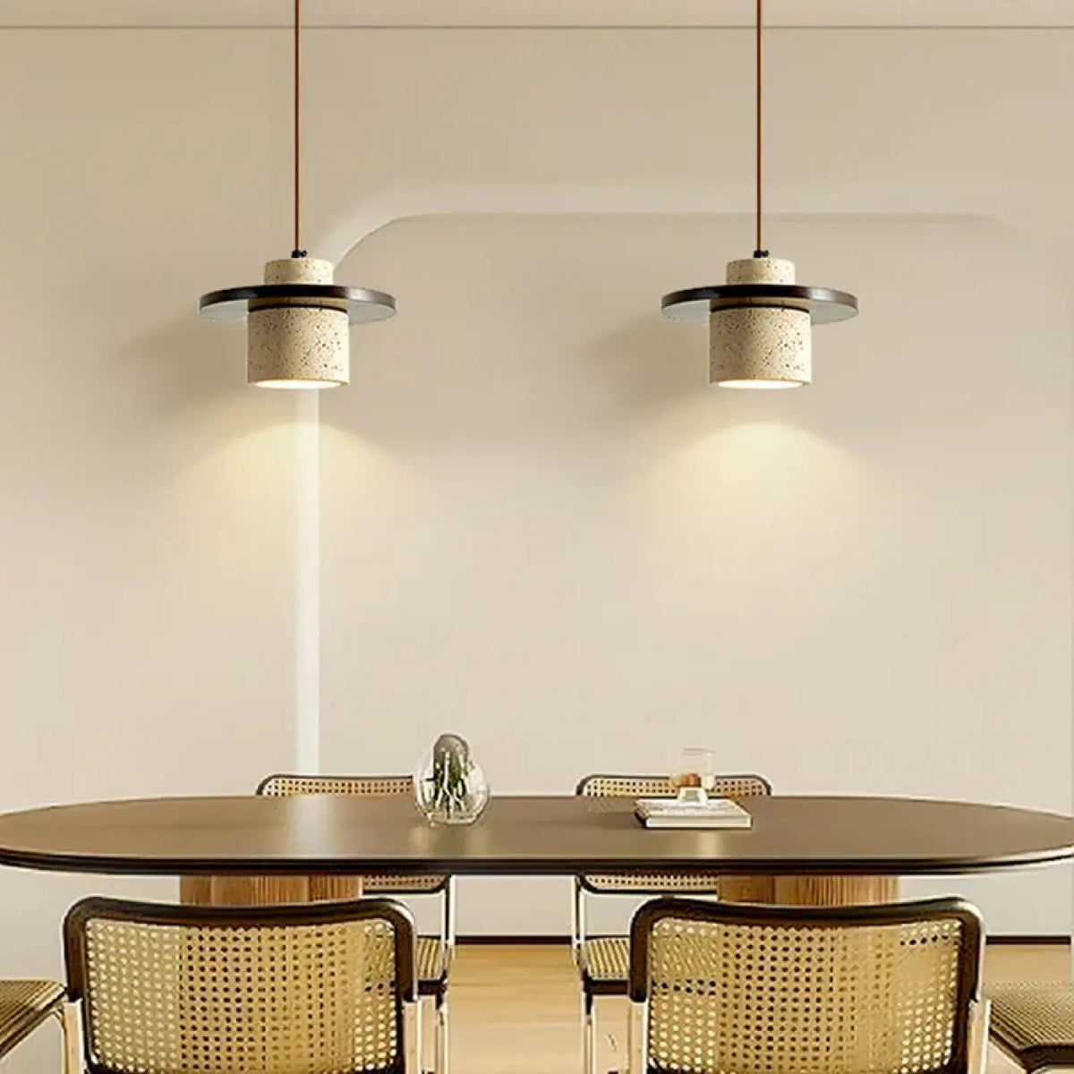 Suspension en pierre travertin, coloris beige ou marron