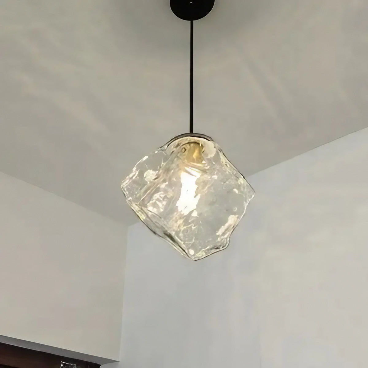 Suspension en verre façonné effet cristal, trois teintes