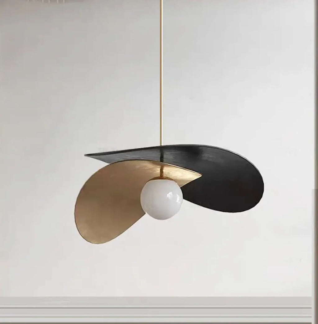 Suspension épurée en métal noir et doré