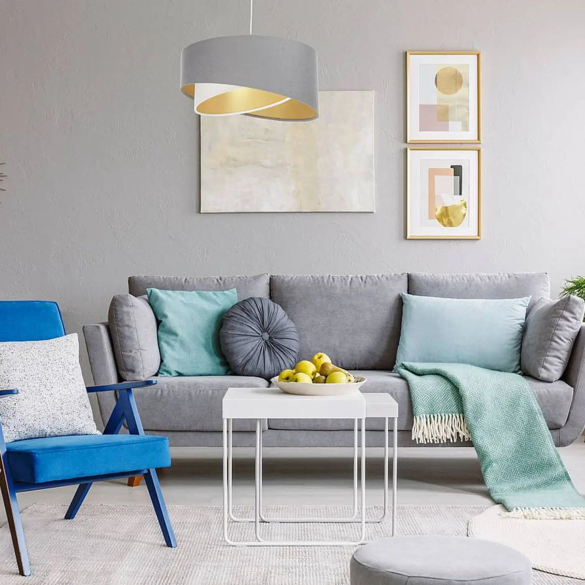 Suspension gris et blanc aux reflets dorés, style contemporain