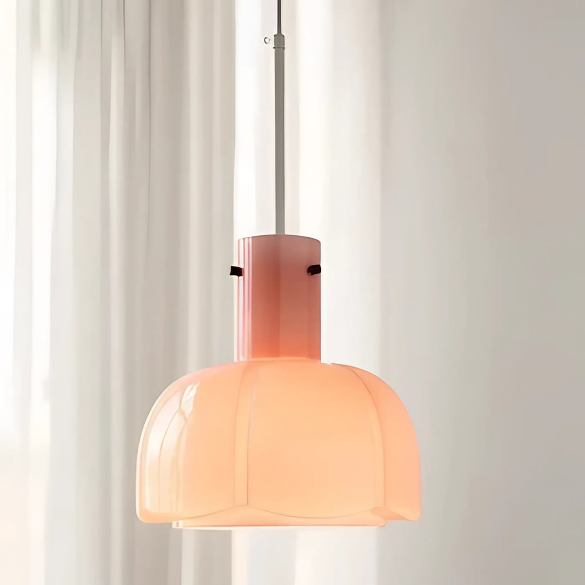 Suspension en métal aux formes arrondies, cinq coloris doux, rose