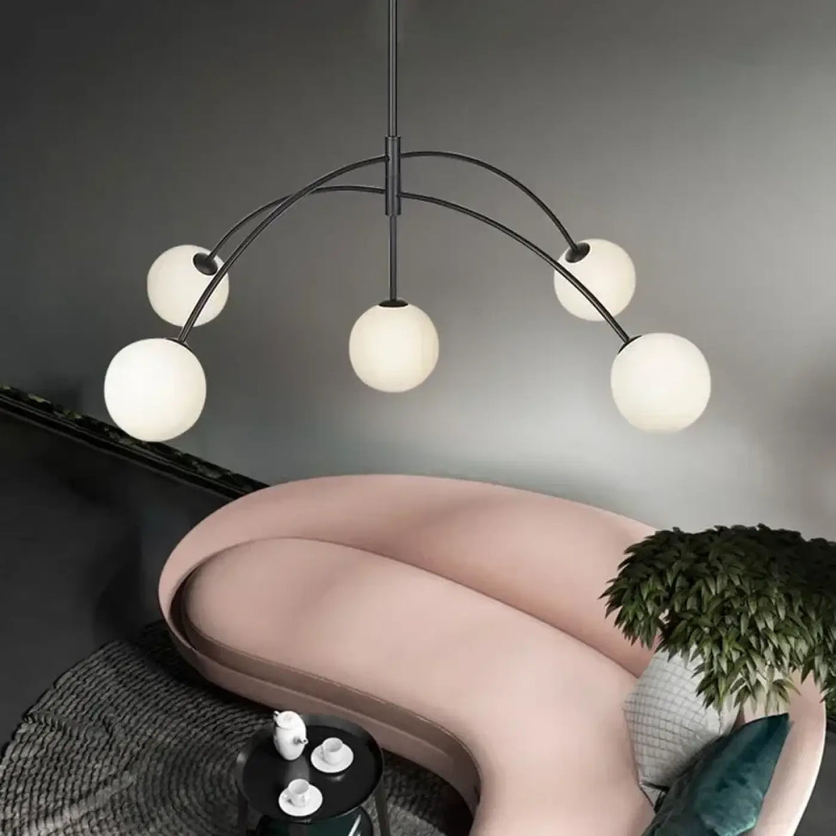 Suspension minimaliste à boules en verre transparent