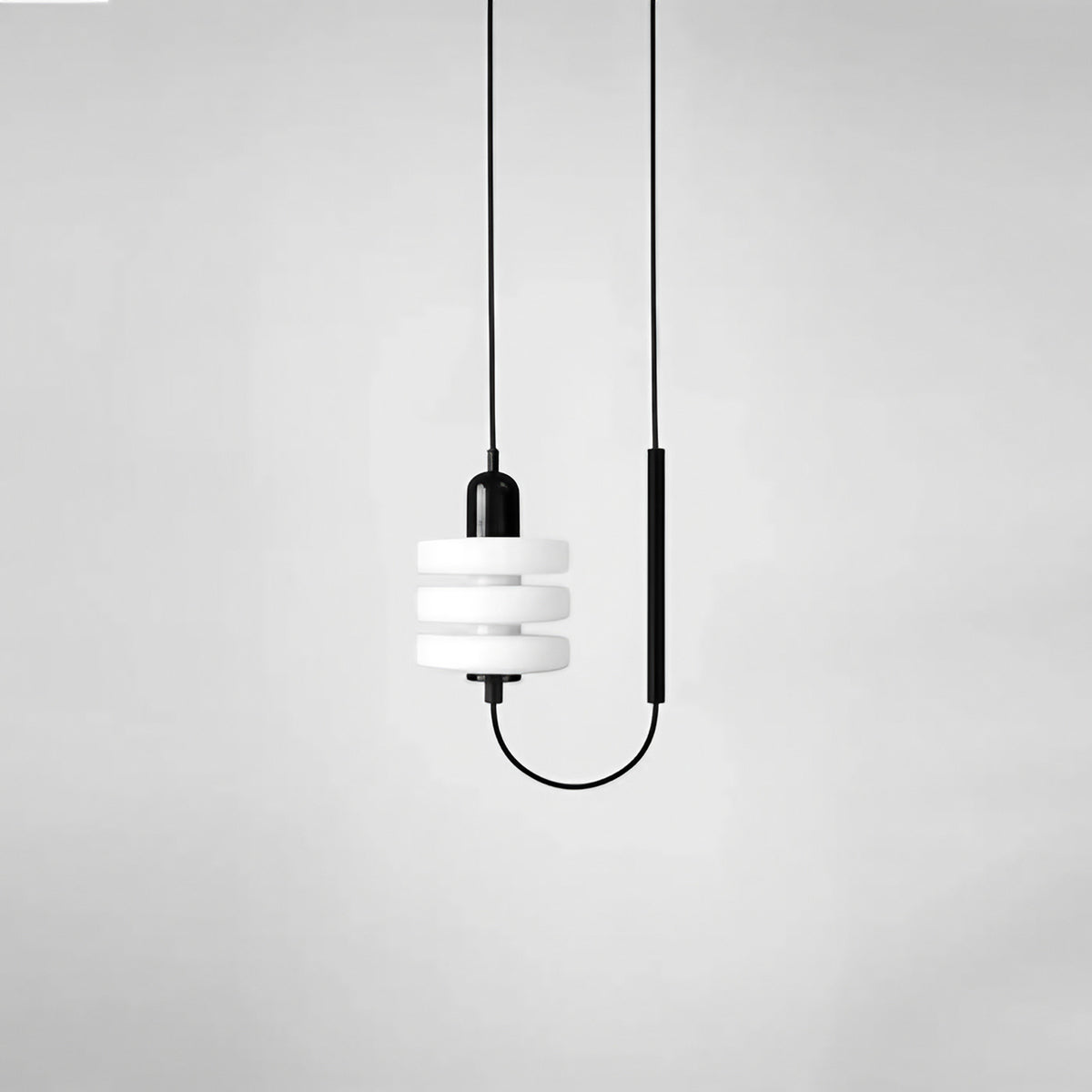 Suspension minimaliste en verre blanc