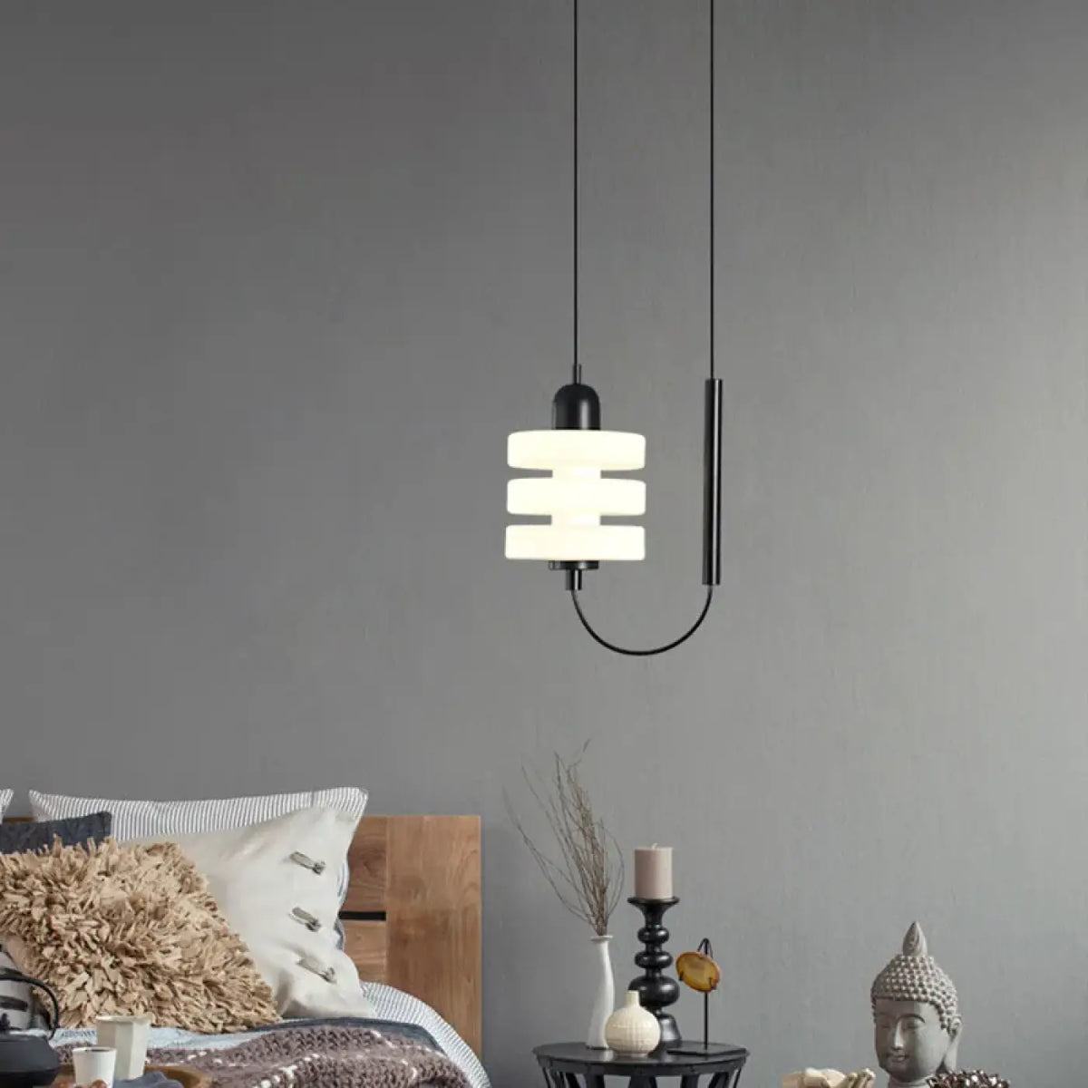 Suspension minimaliste en verre blanc