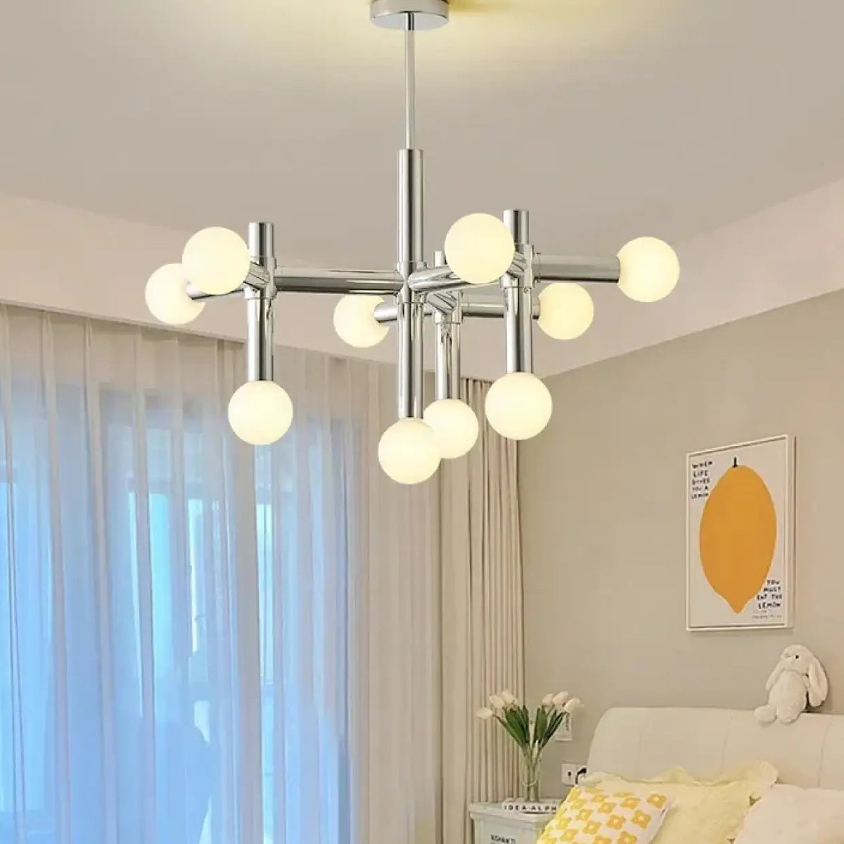 Suspension chromée à globes en verre opalin, trois teintes