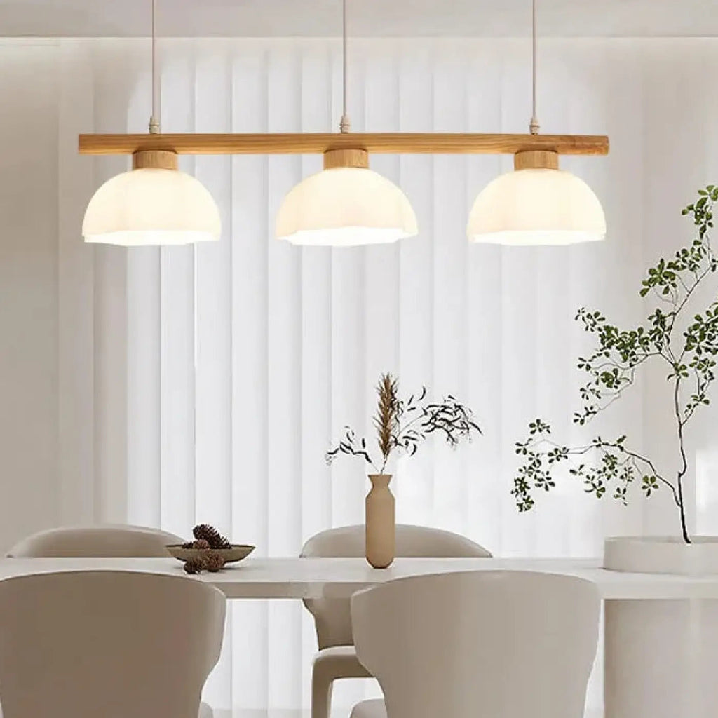 Suspension design en bois naturel et verre translucide